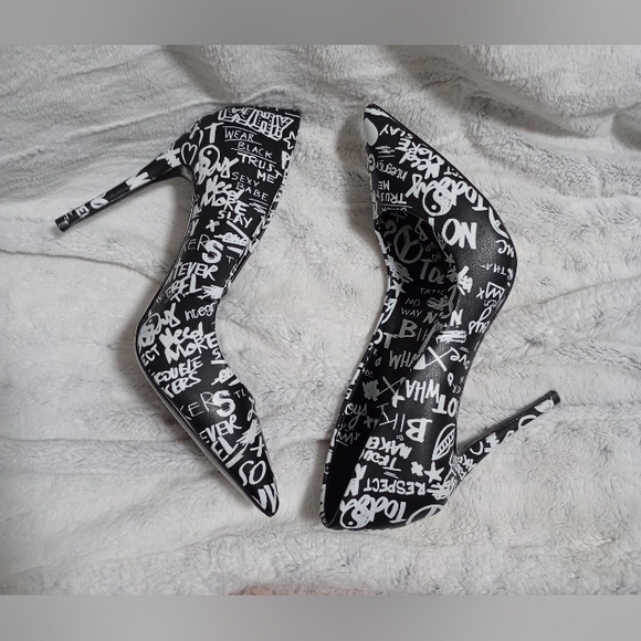 Aldo Stessy Graffiti Heels Black and White - Size 7.5 - 4" Heel - Picture 4 of 9
